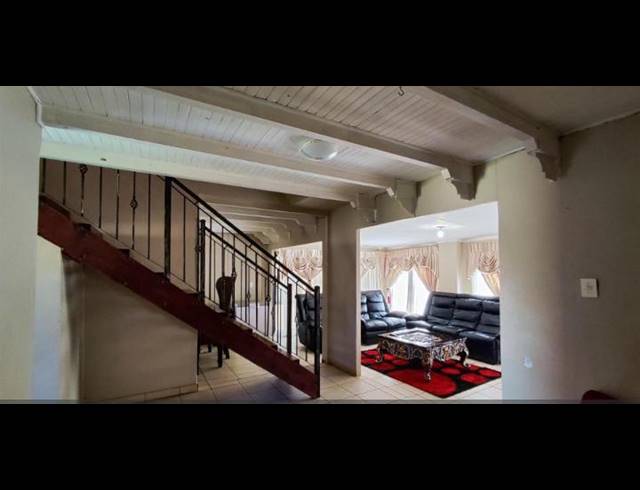 3 BEDROOM HOUSE FOR SALE IN CRYSTAL PARK